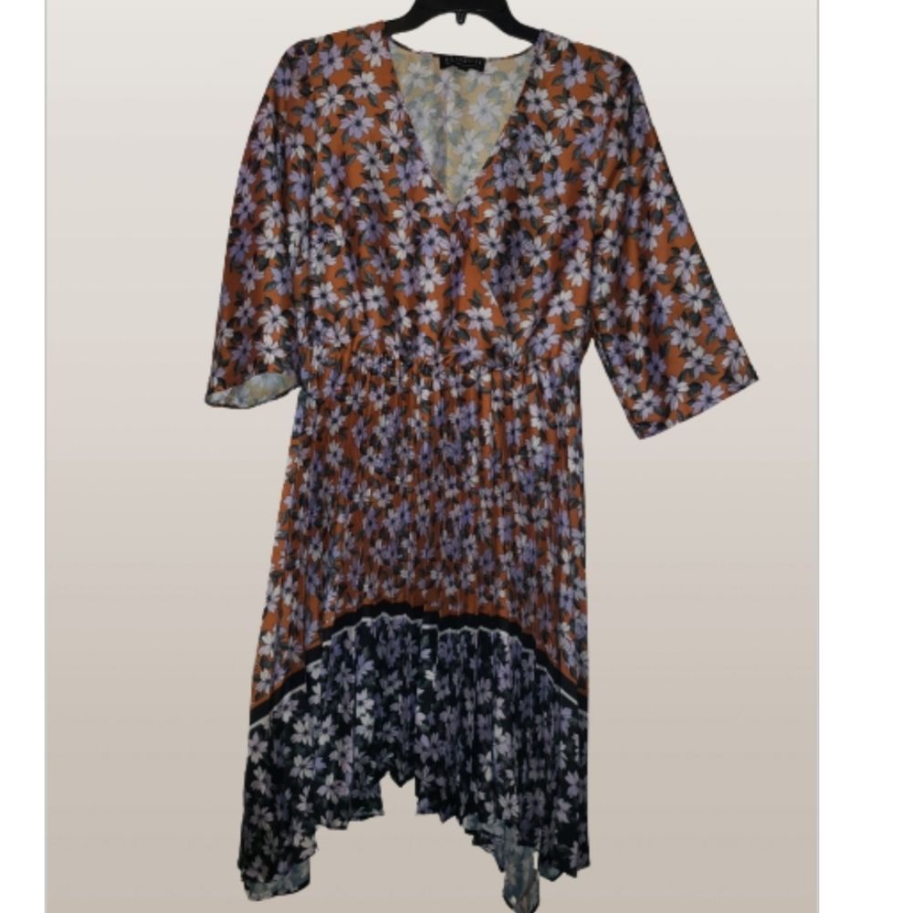 Eloquii Floral Pleated Sharkbite Dress Sz 16 - Picture 4 of 9